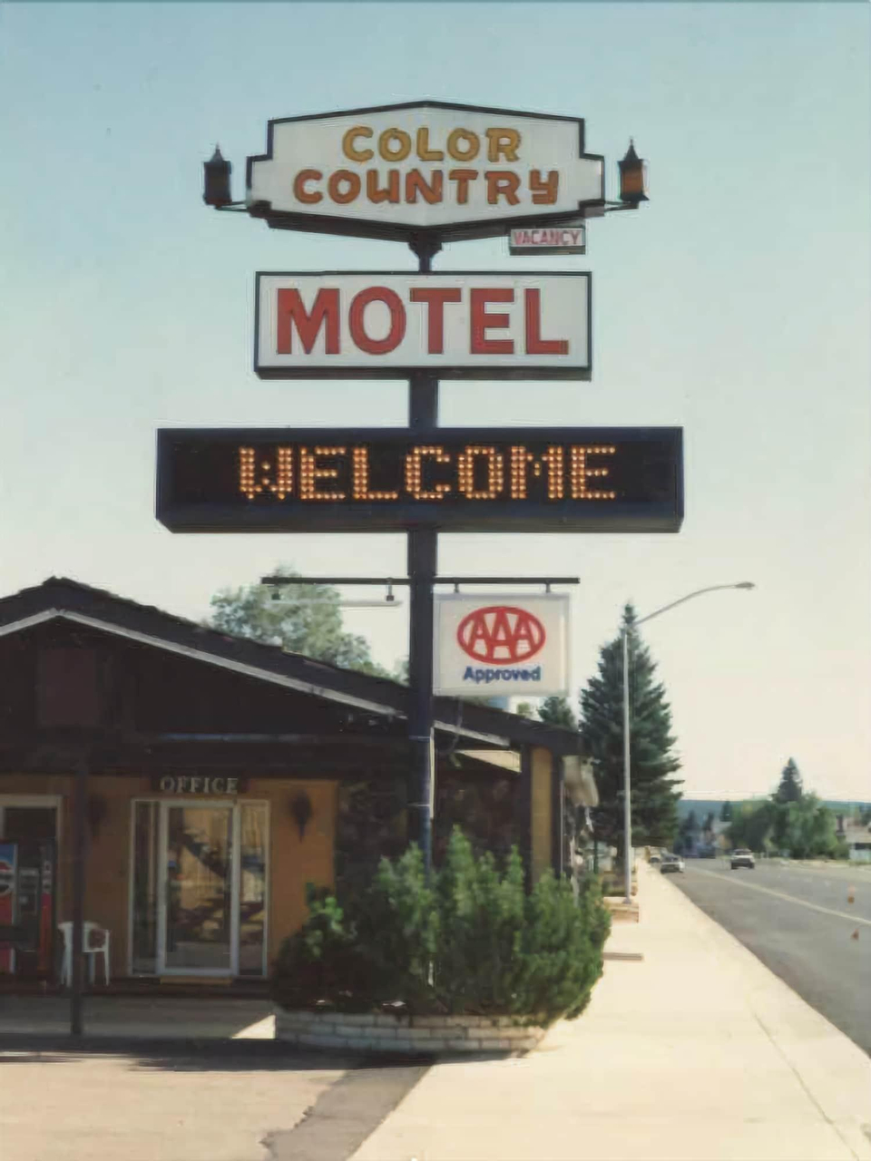 Color Country Motel, Garfield