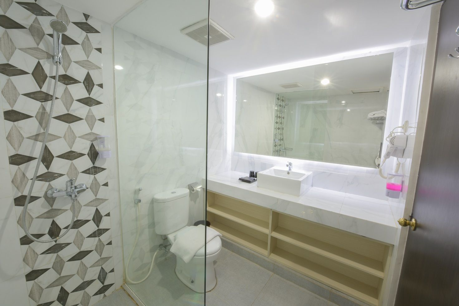 Bathroom 12