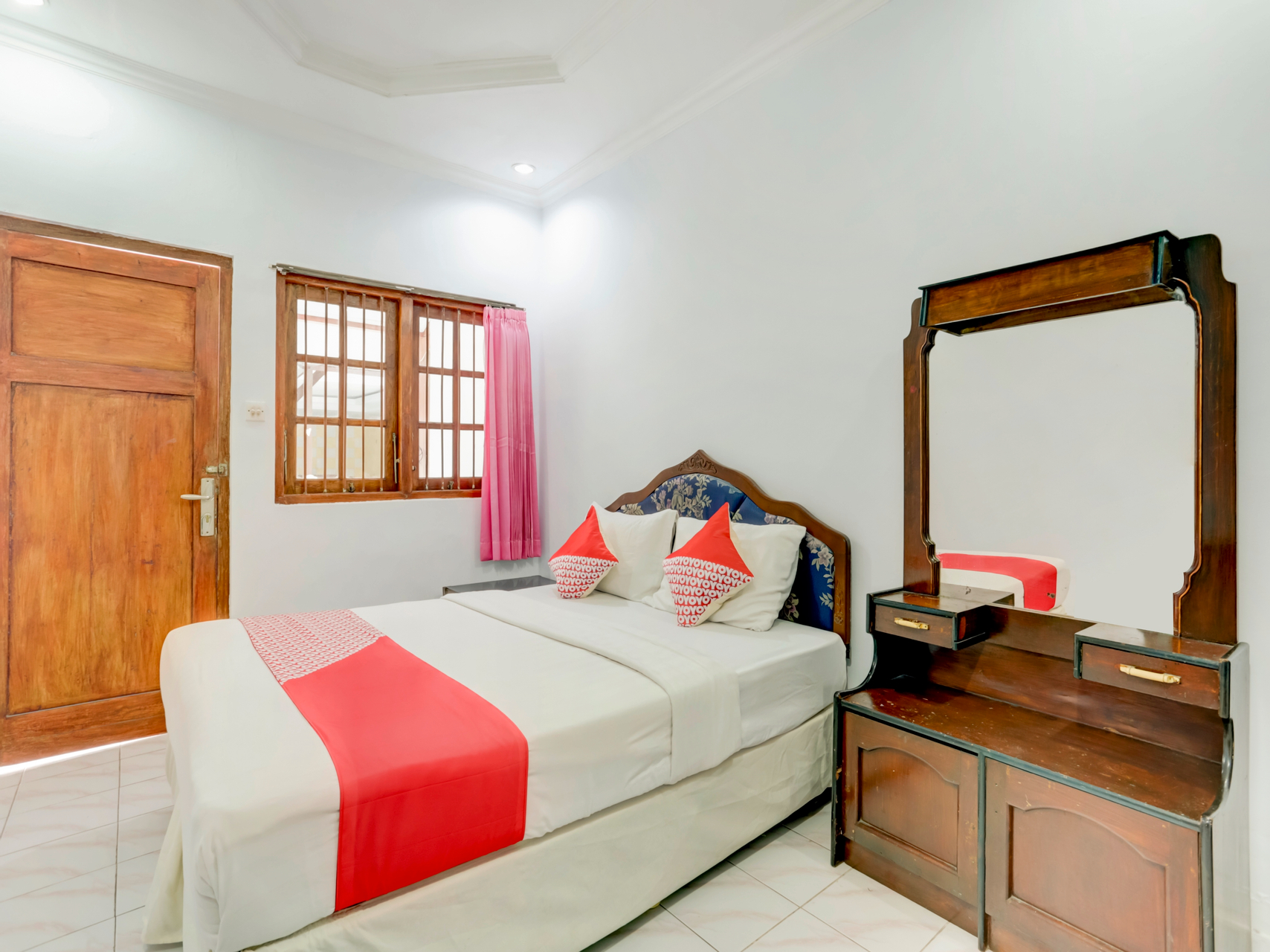 Bedroom 4, Super OYO 3261 Hotel Ratu, Denpasar