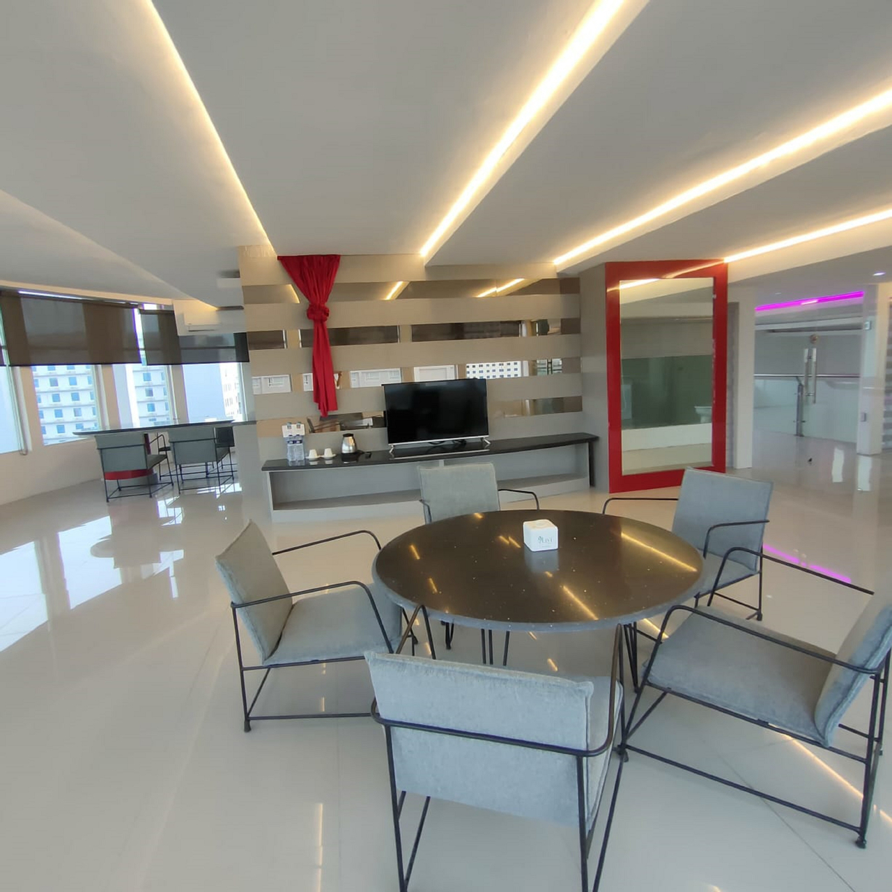 Living Area 6