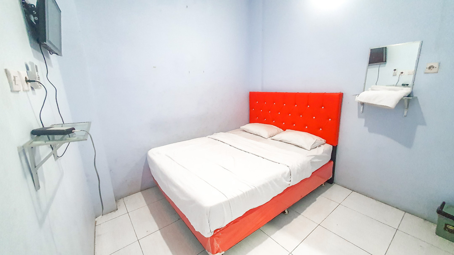 Bedroom 1, RedDoorz near Stadion Wilis Madiun, Madiun