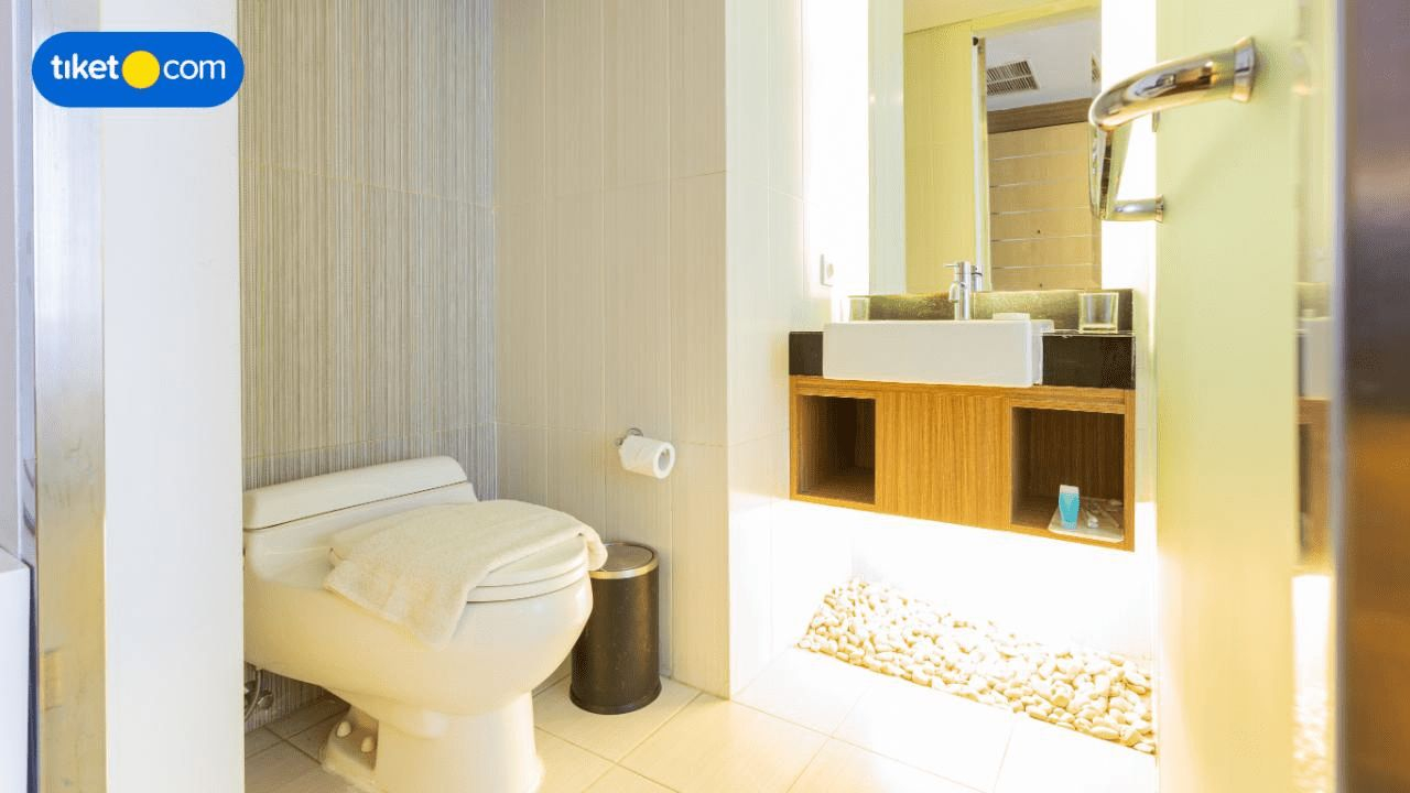 Bathroom 10