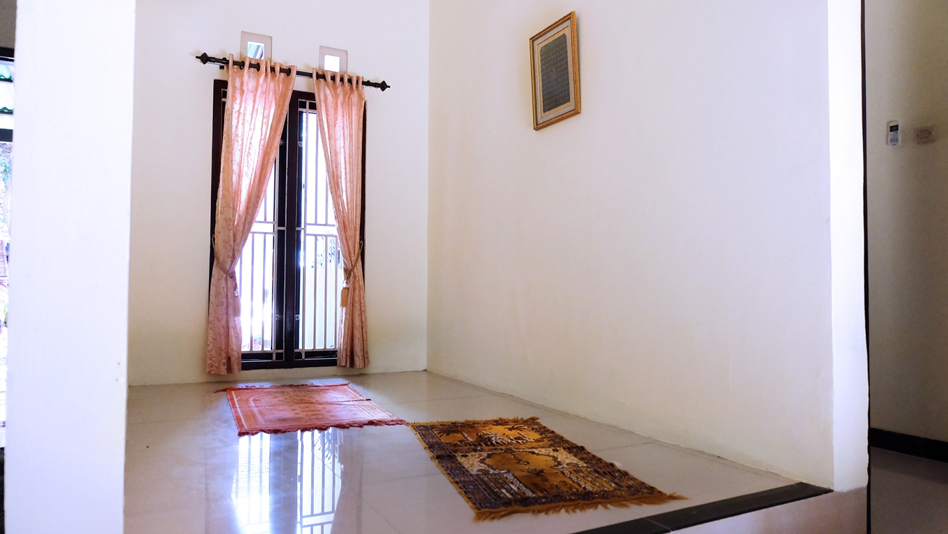 Living Area 12