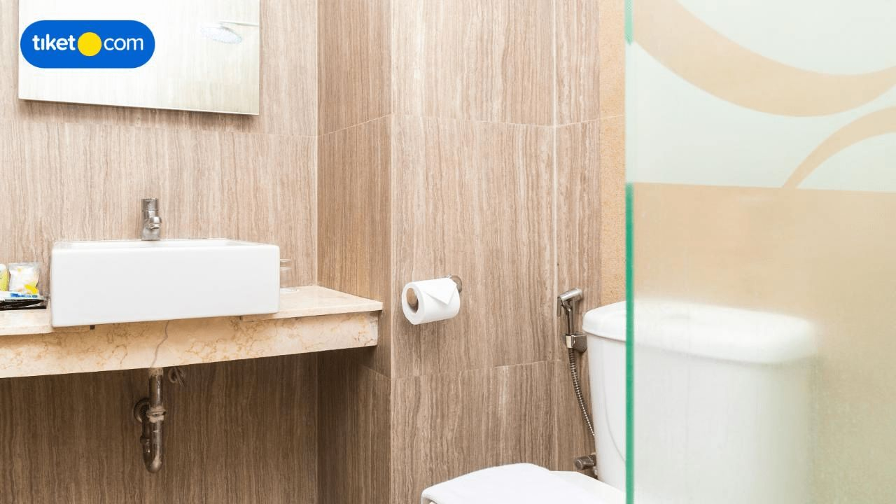 Bathroom 10