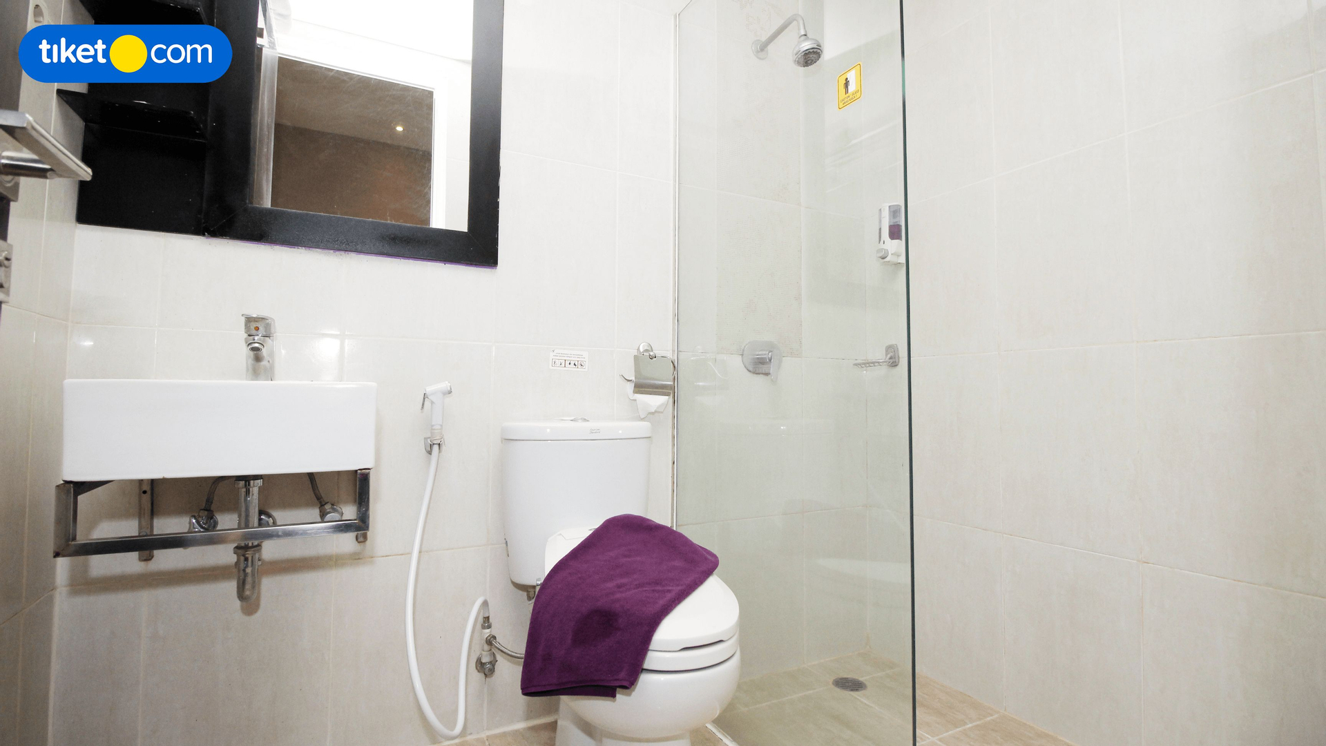 Bathroom 12