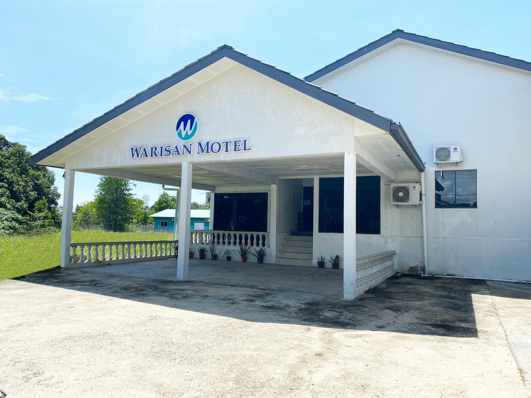 Exterior & Views 1, OYO 90087 Warisan Motel, Sipitang