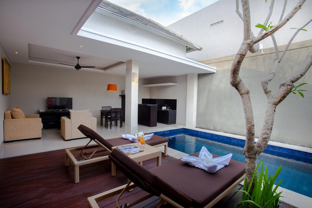 Living Area 8