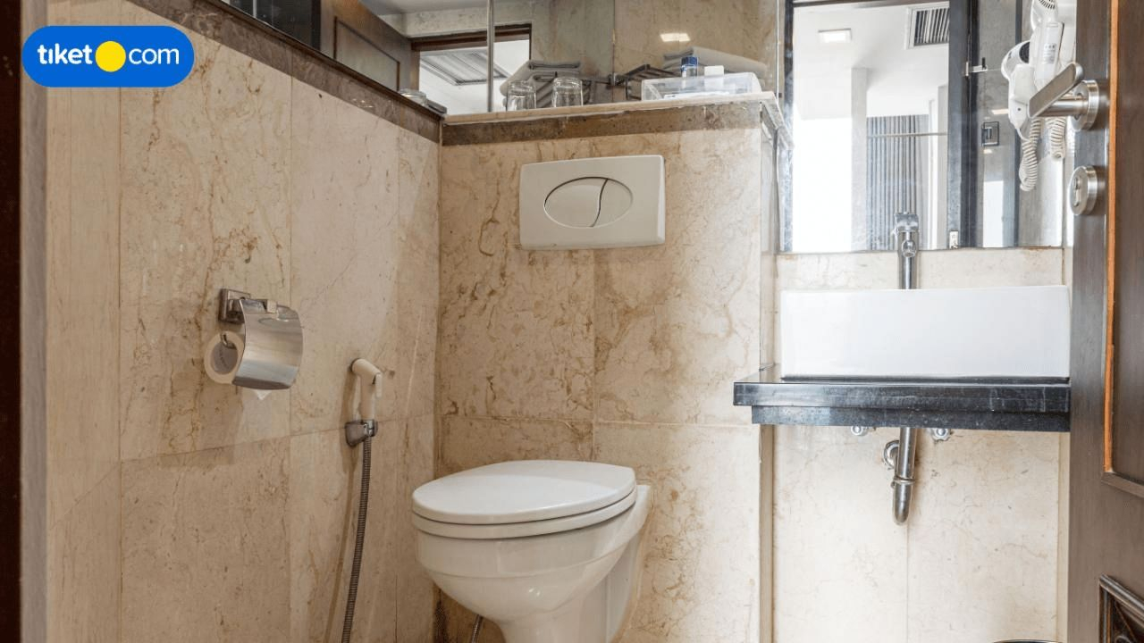 Bathroom 4
