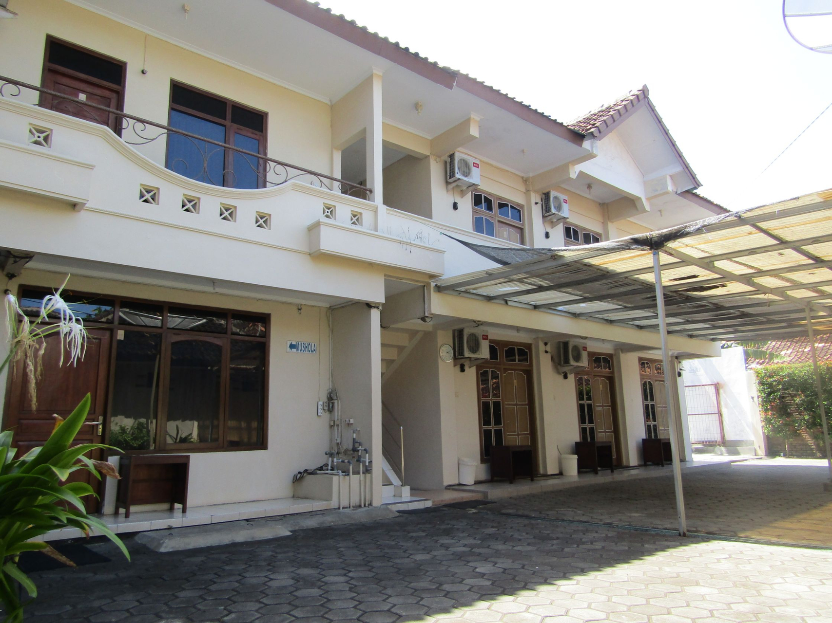 Exterior & Views 1, Hotel Family Syariah 1, Bantul
