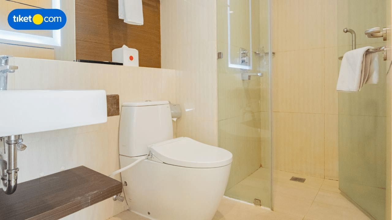 Bathroom 12