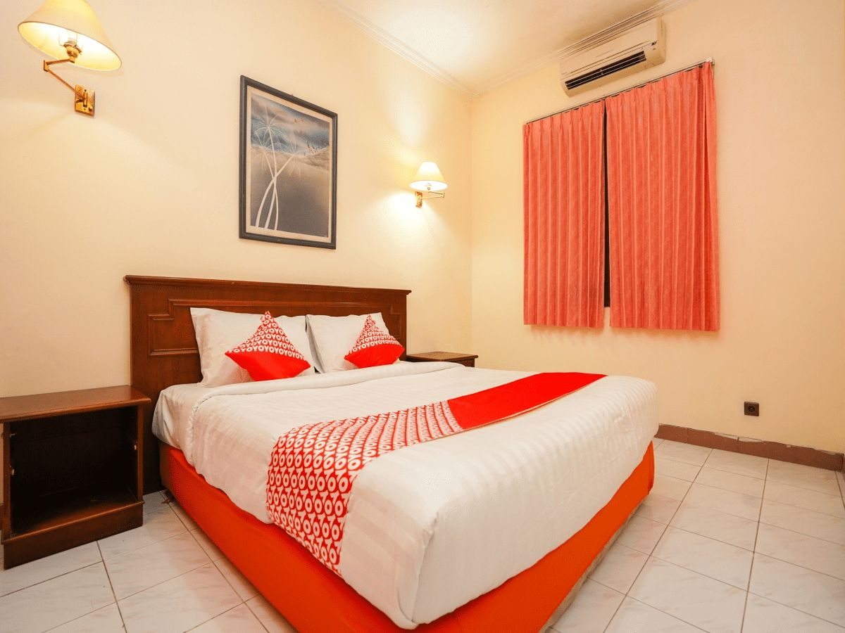 Bedroom 4, OYO 1225 Hotel Dibino, Surabaya