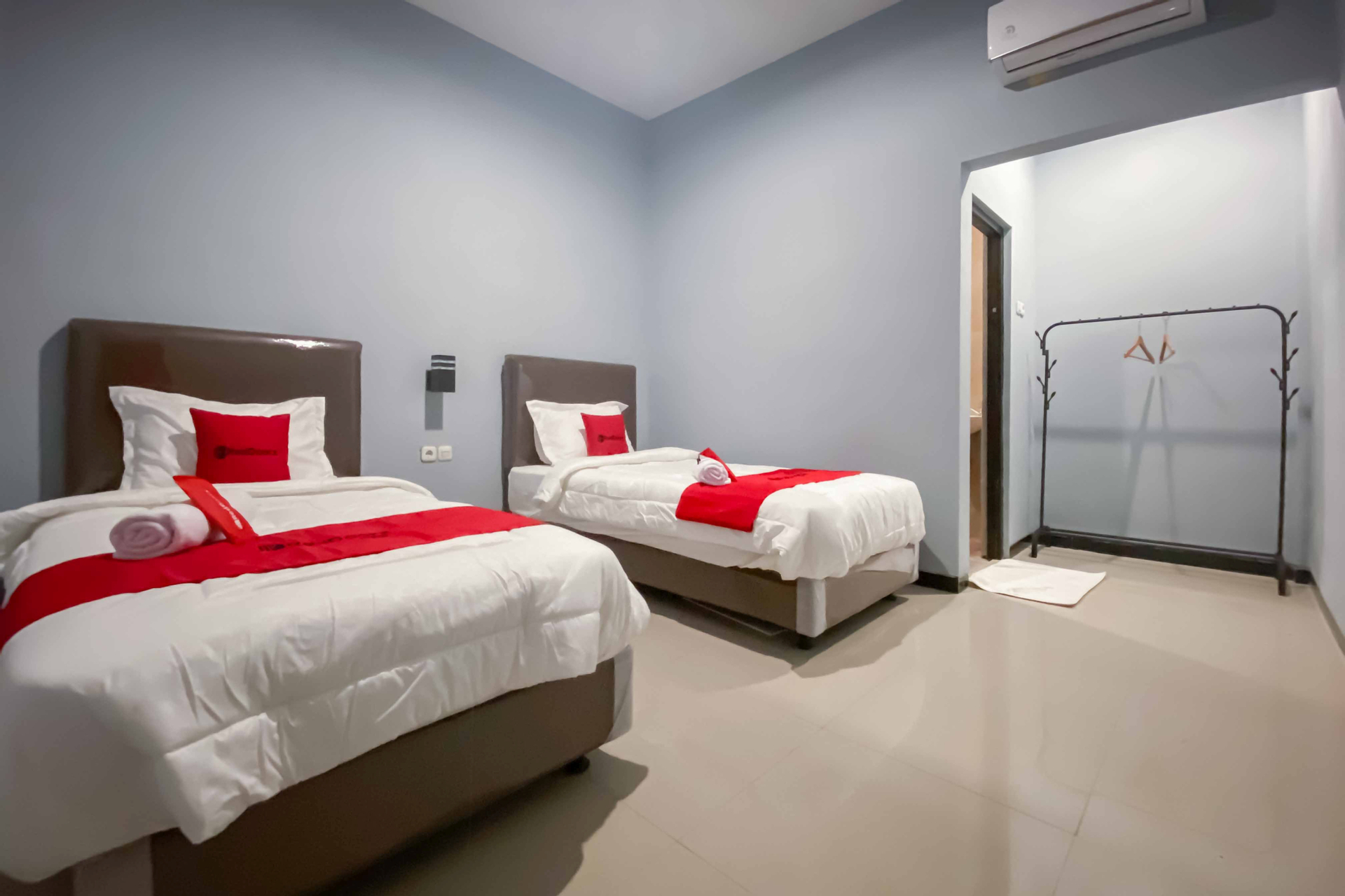 Bedroom 3, RedDoorz Syariah near T2 Juanda Airport 2, Surabaya