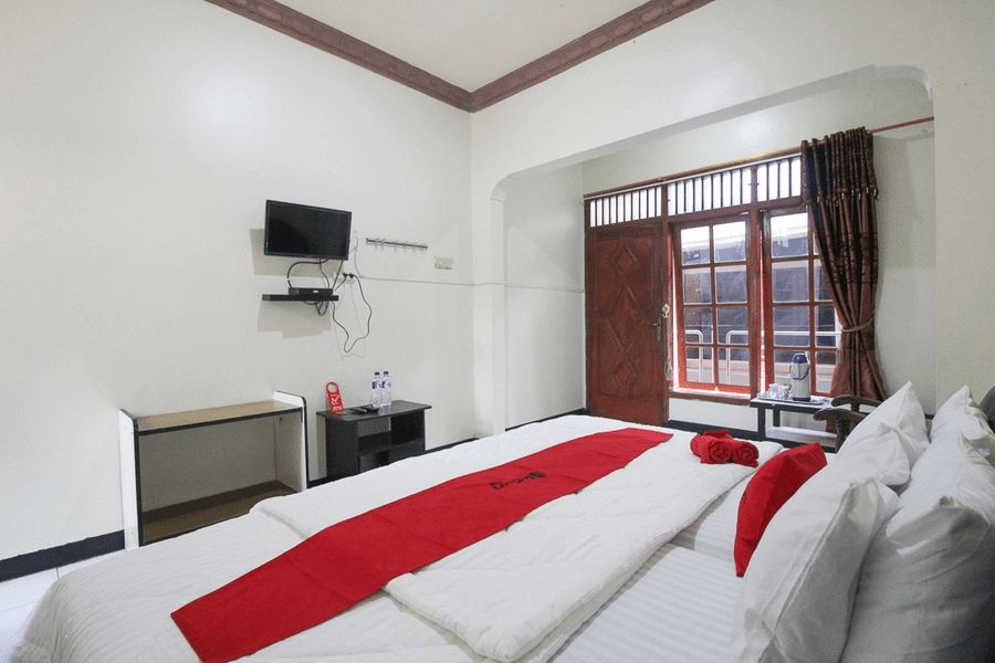 Bedroom 4, RedDoorz near Sarangan Lake, Magetan