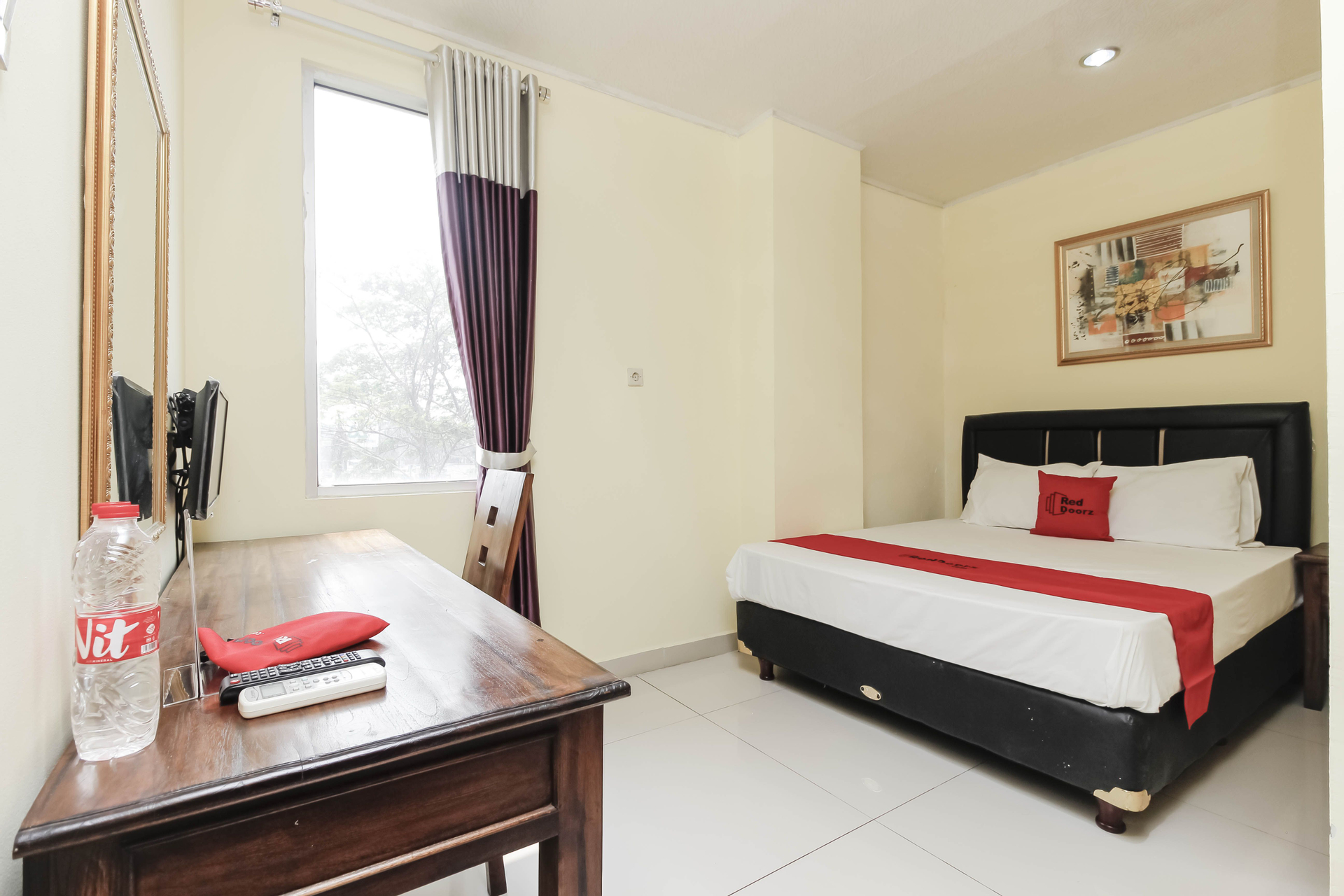 Bedroom 1, RedDoorz Plus @ Cikarang, Cikarang