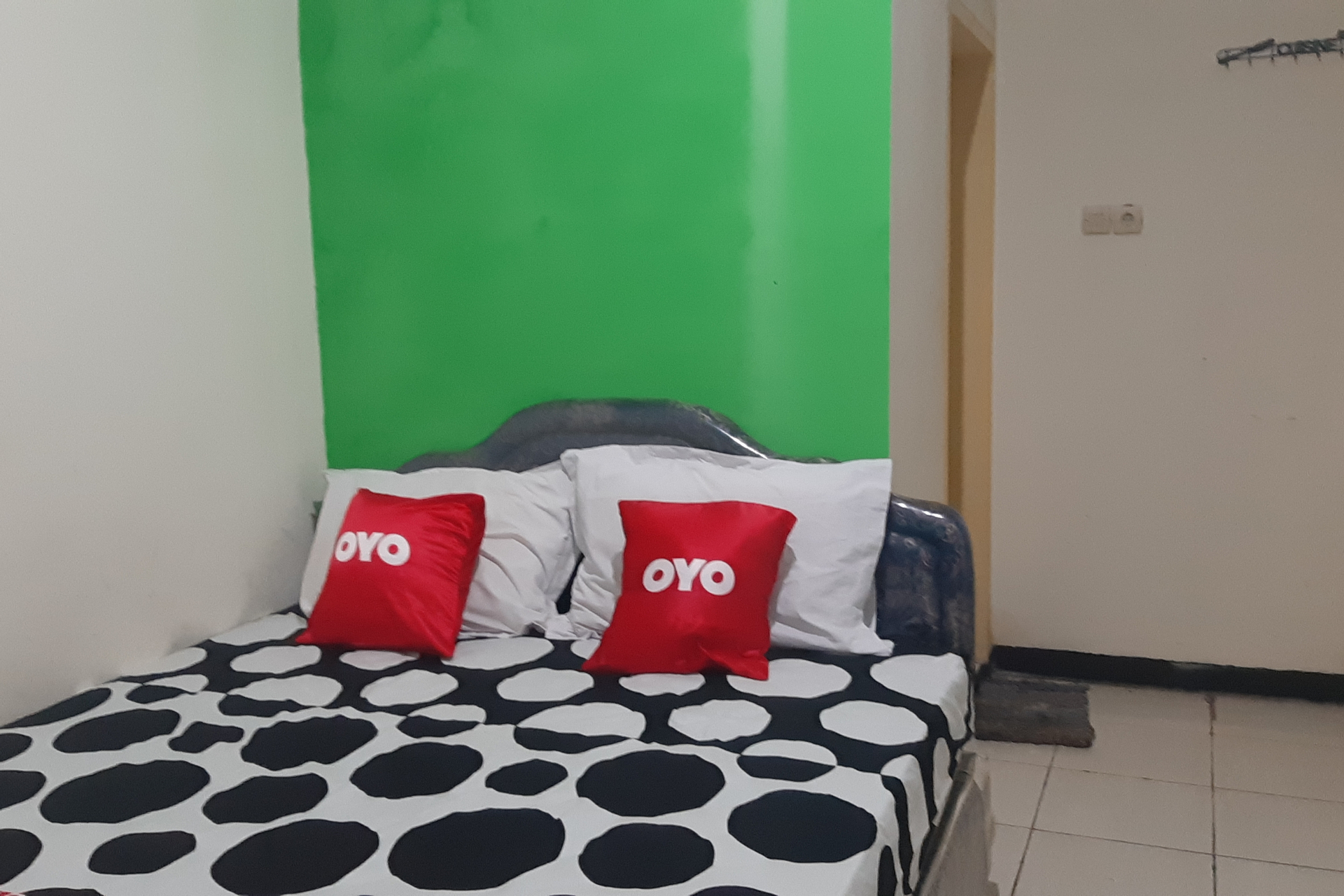 Bedroom 1, OYO 3449 Putri Garuda Syariah (tutup sementara), Surabaya
