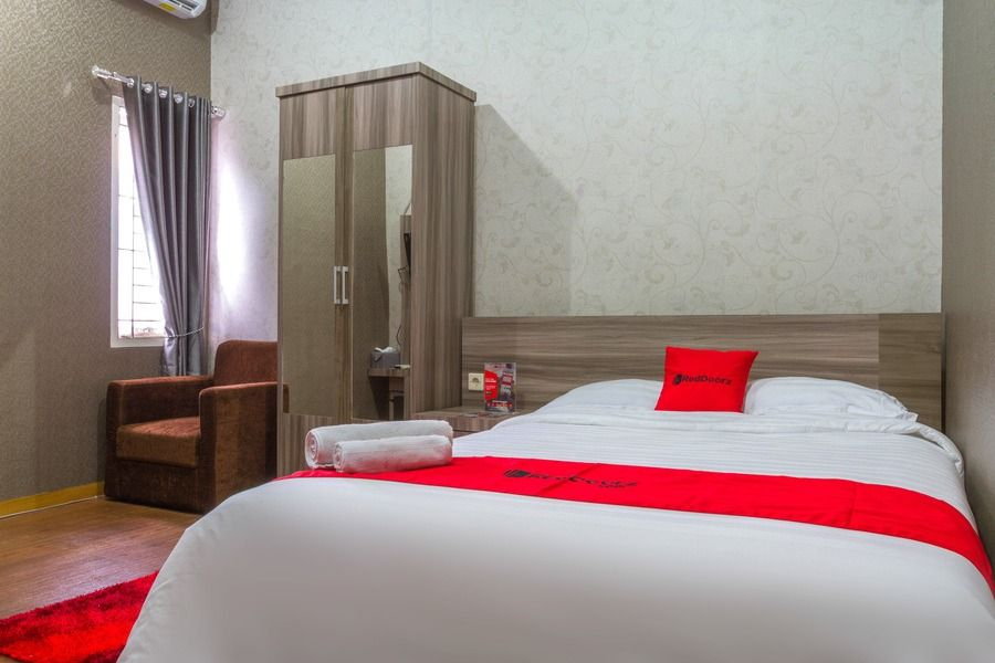 RedDoorz Plus near IPDN, Sumedang