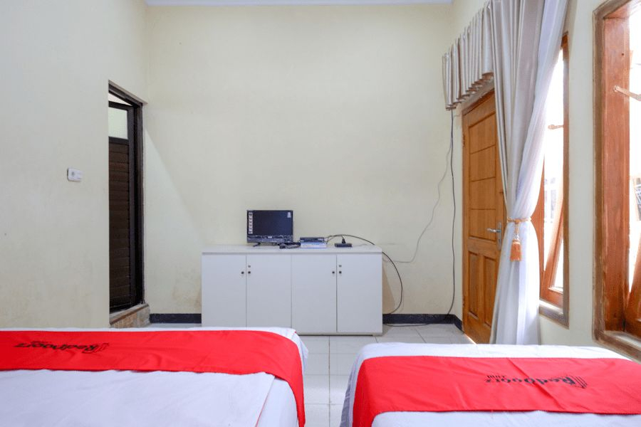 Bedroom 4, RedDoorz near Desa Wisata Tambi Dieng, Wonosobo