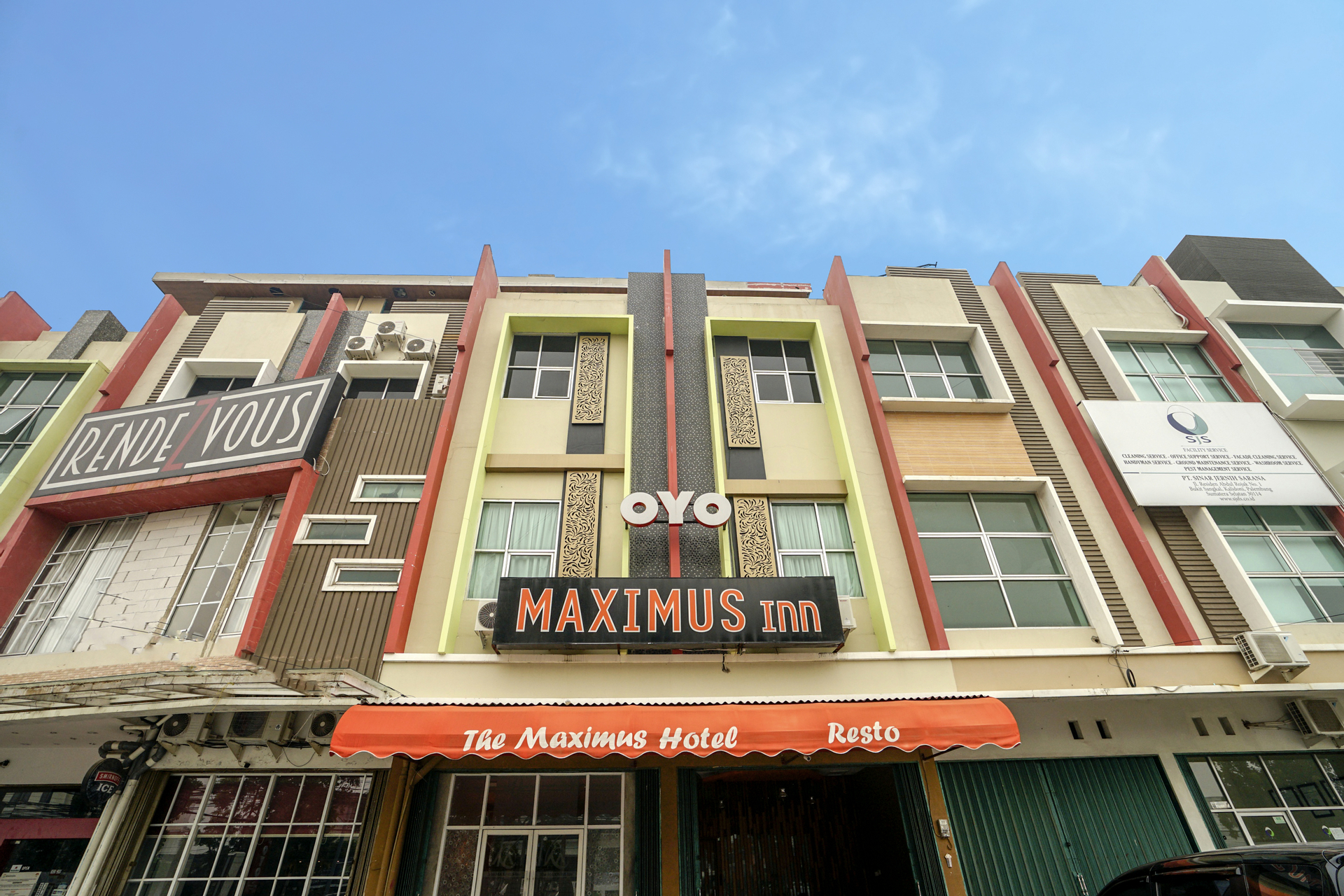 Exterior & Views 2, OYO 251 The Maximus Inn Hotel (tutup sementara), Palembang