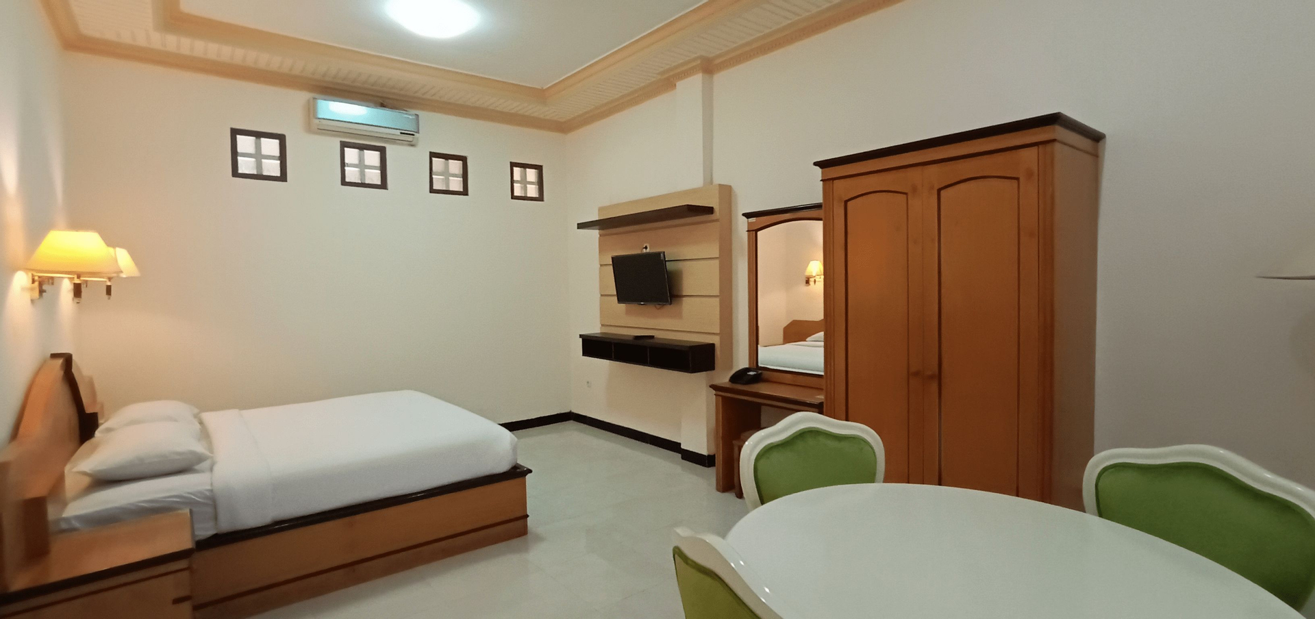 Bedroom 1, Bromo View Hotel & Restaurant, Probolinggo