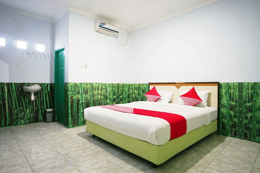 OYO 754 Nur Aziziah Guest House Syariah, Balikpapan