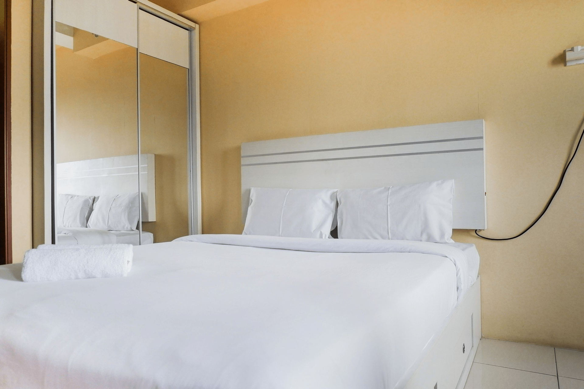 Bedroom, Strategic Studio Apartment at Pavilion Permata By Travelio, Surabaya