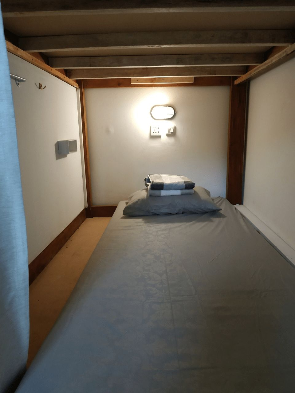 Bed 33