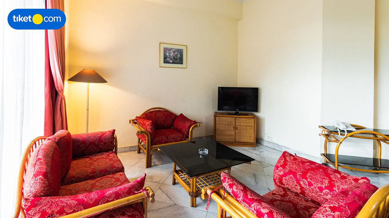 Living Area 17