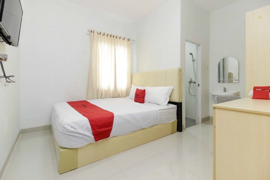 Bedroom 1, RedDoorz near Siloam Hospital Palembang, Palembang