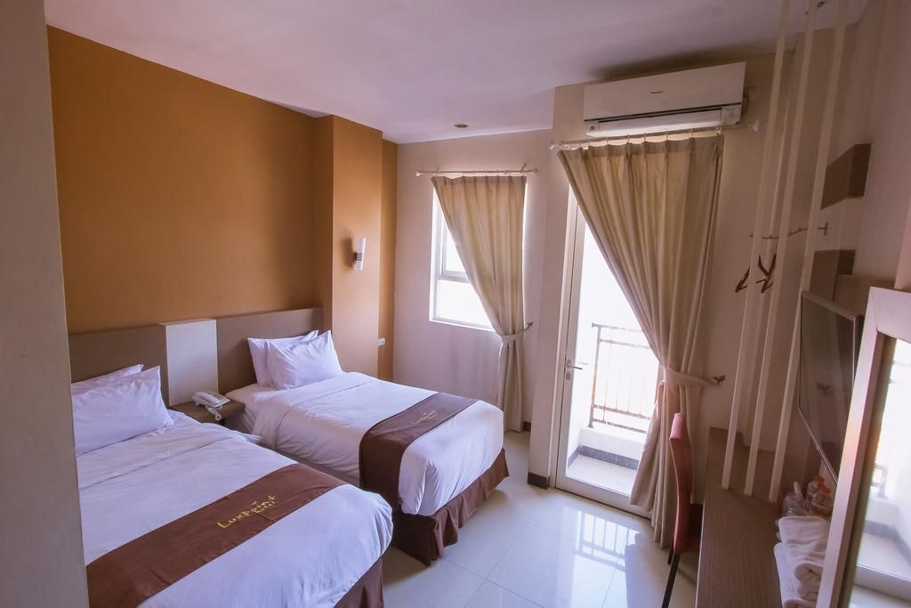 Bedroom 2, Luxpoint Hotel Surabaya, Surabaya