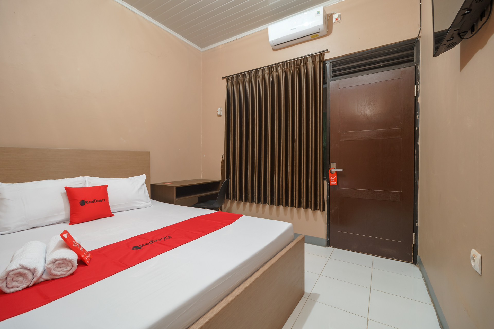 Bedroom 1, RedDoorz Syariah @ Bulak Kapal, Bekasi