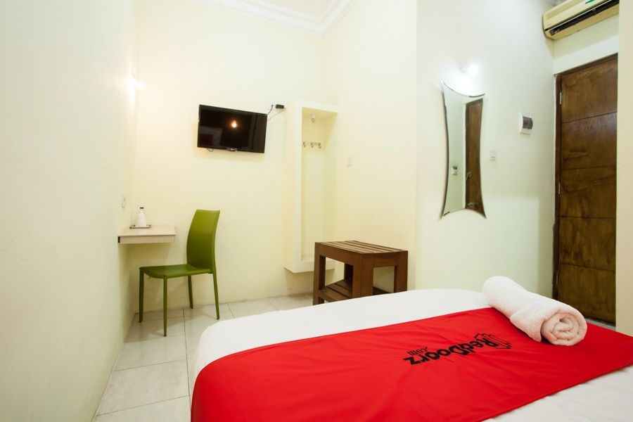 Bedroom 4, RedDoorz near Marvel City Mall (tutup sementara), Surabaya