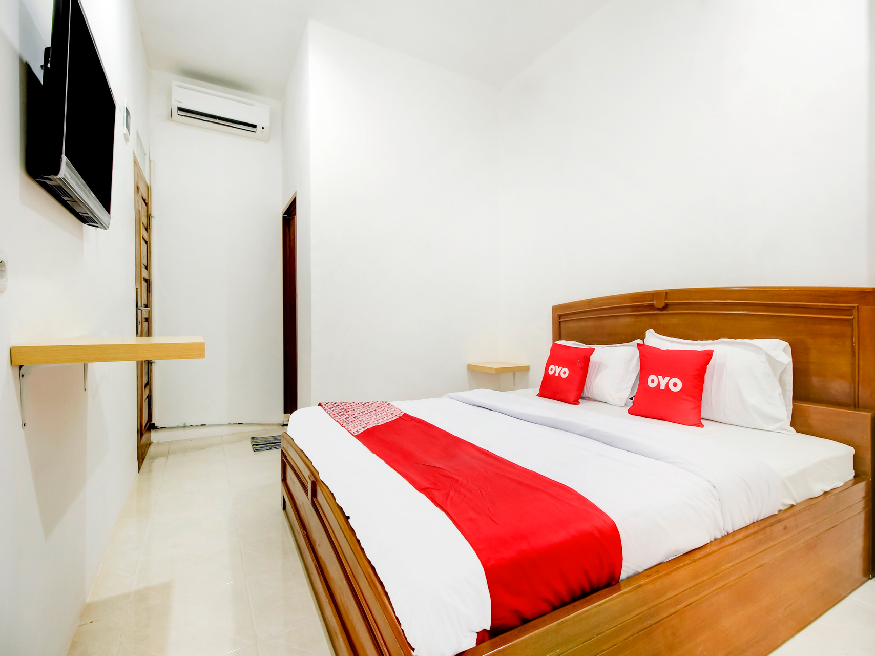 Bedroom 1, RedDoorz @ Jalan Bangau Palembang, Palembang
