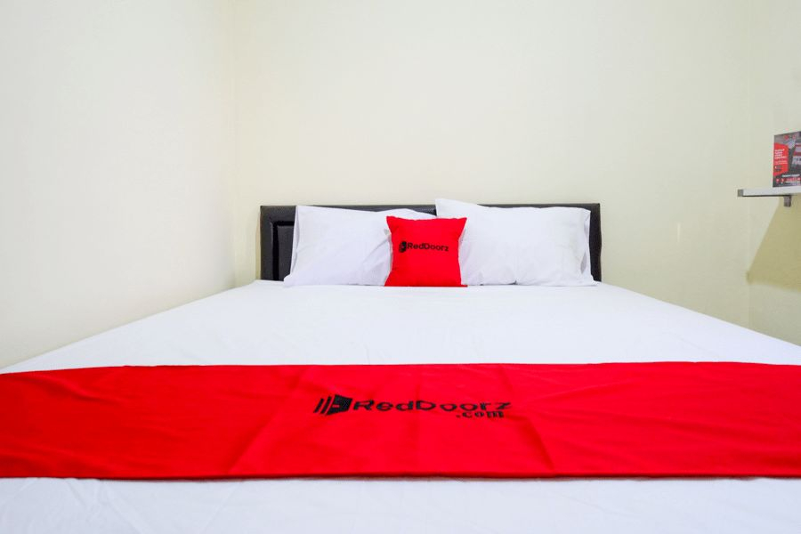 Bedroom 3, RedDoorz near GOR Satria 3, Banyumas