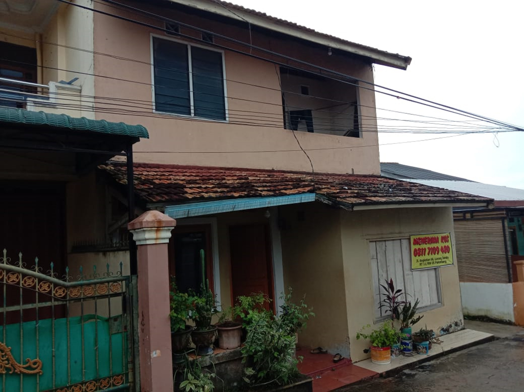 Exterior & Views 2, OYO 3769 Putri Residence (tutup sementara), Palembang