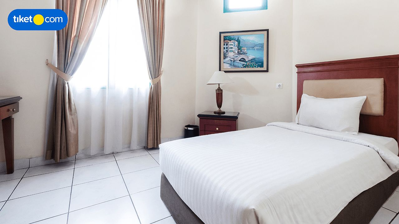 Bedroom 3, Travellers Suites Hotel, Medan