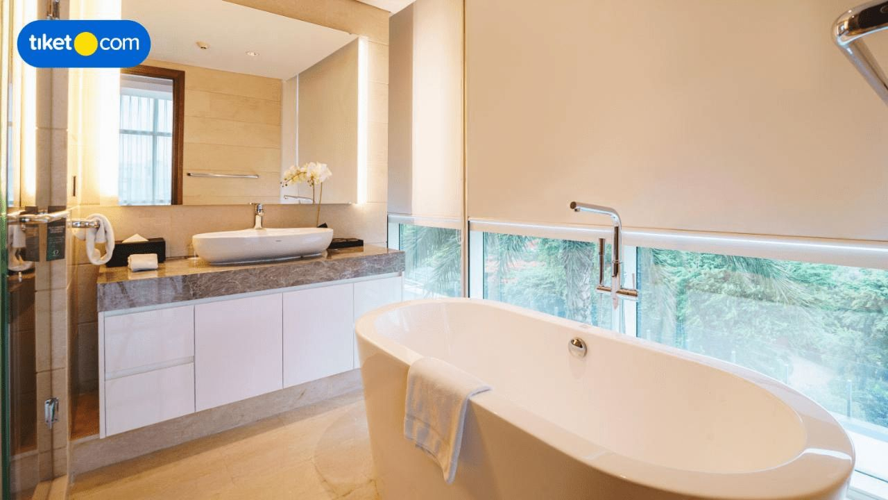 Bathroom 26