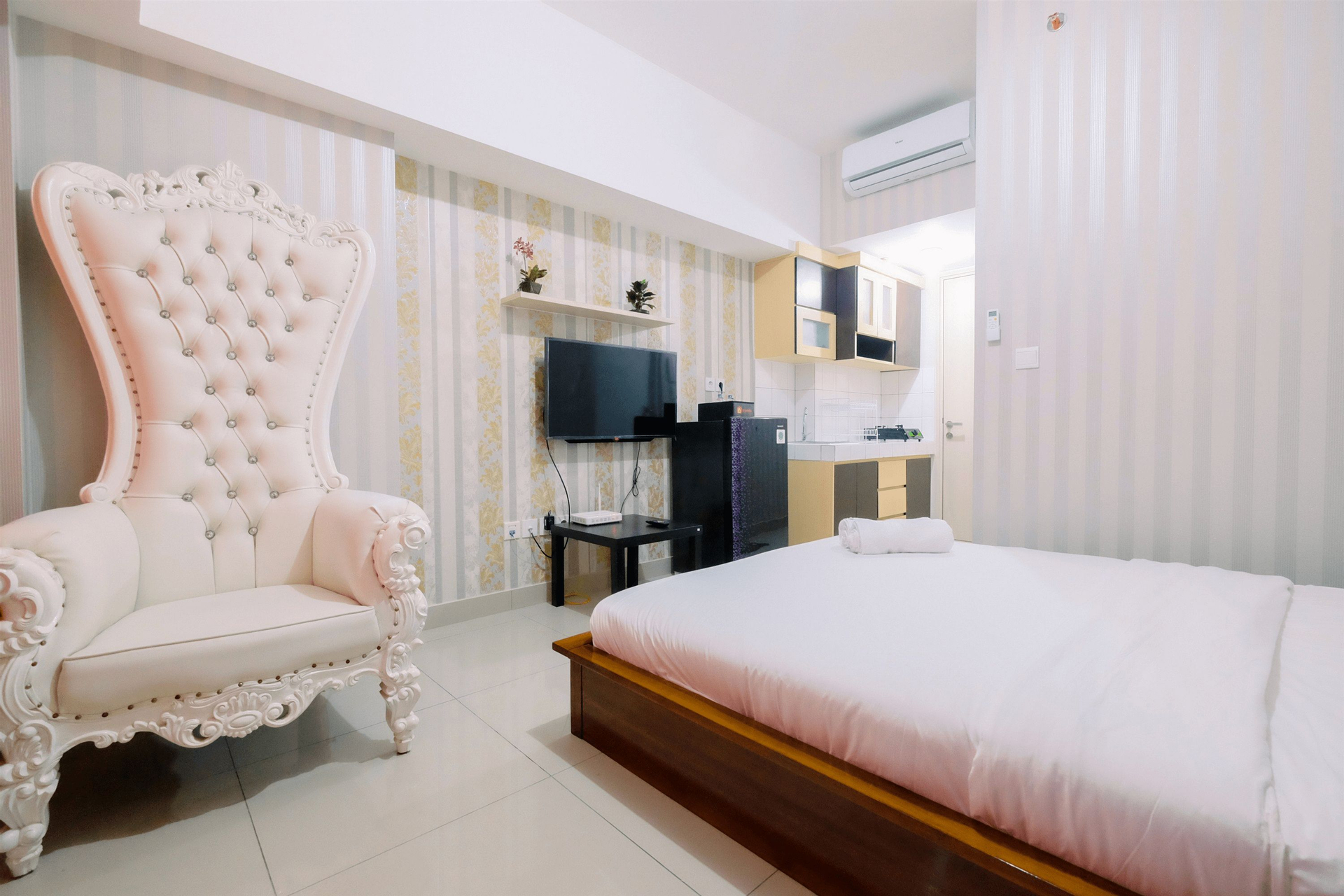 Bedroom 2, Cozy Studio Springlake Summarecon Bekasi Apartment By Travelio, Bekasi
