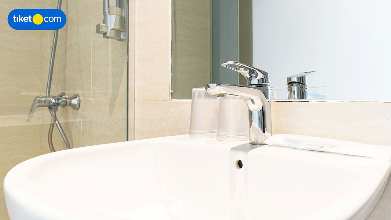 Bathroom 7