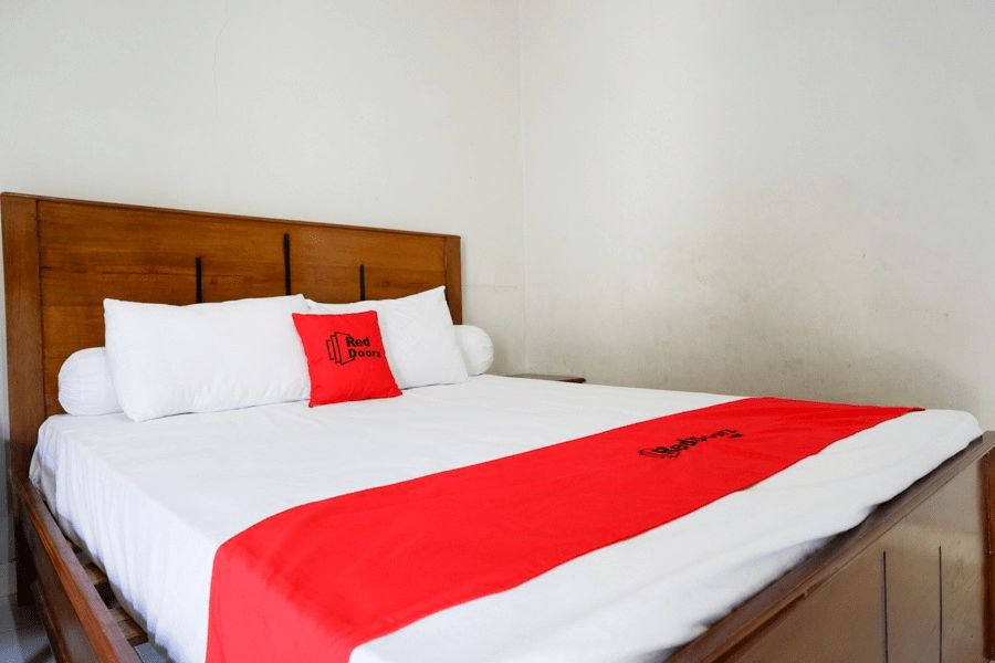 Bedroom 5, RedDoorz near Mutiara SIS Al Jufrie Airport Palu, Palu
