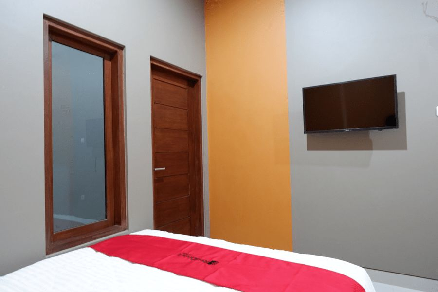 Bedroom 3, RedDoorz Syariah near Stasiun Tegal, Tegal