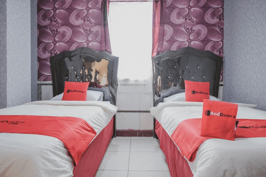 Bedroom 4, RedDoorz Plus near Istana Maimun Medan, Medan