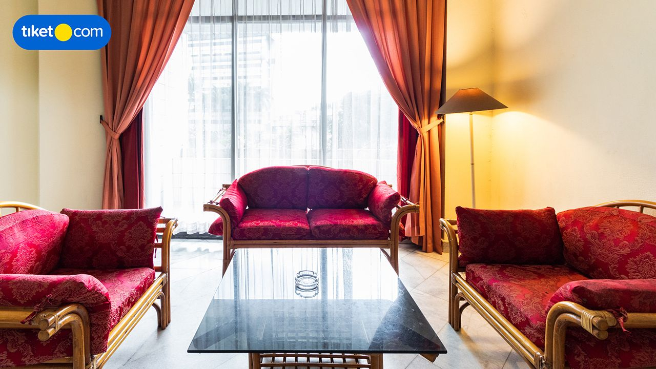 Living Area 18