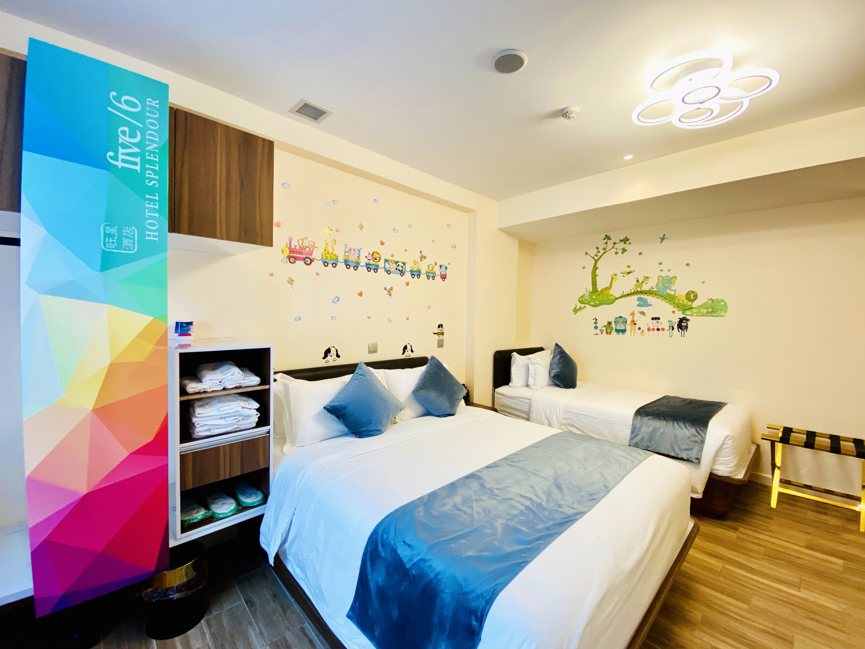 Bedroom 3, five/6 Hotel Splendour, Singapura