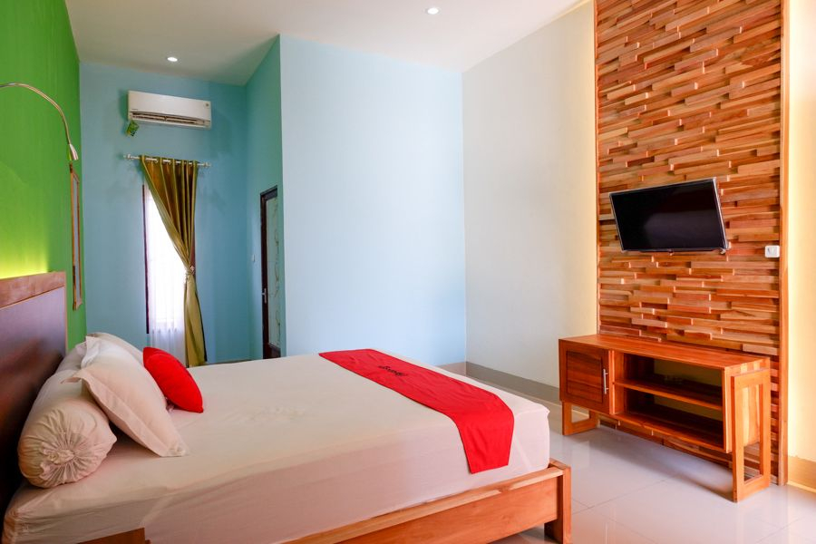 Bedroom 3, RedDoorz near Taman Makam Pahlawan Tatura, Palu