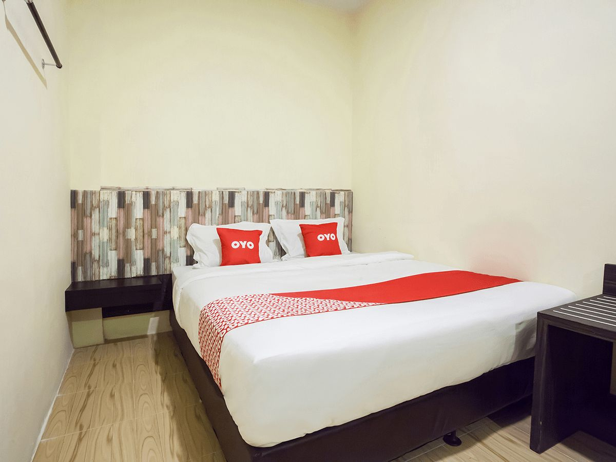 Bedroom 1, OYO 2361 Hotel Winston, Deli Serdang