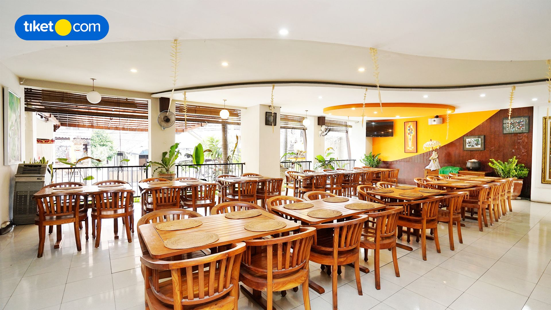 Food & Drinks 5, Hotel Grand Santhi, Denpasar
