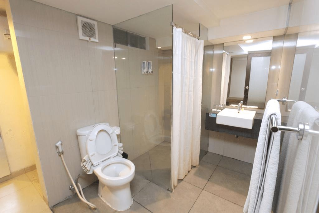 Bathroom 13