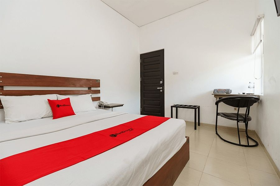Bedroom 4, RedDoorz near Jembatan Siti Nurbaya Padang, Padang