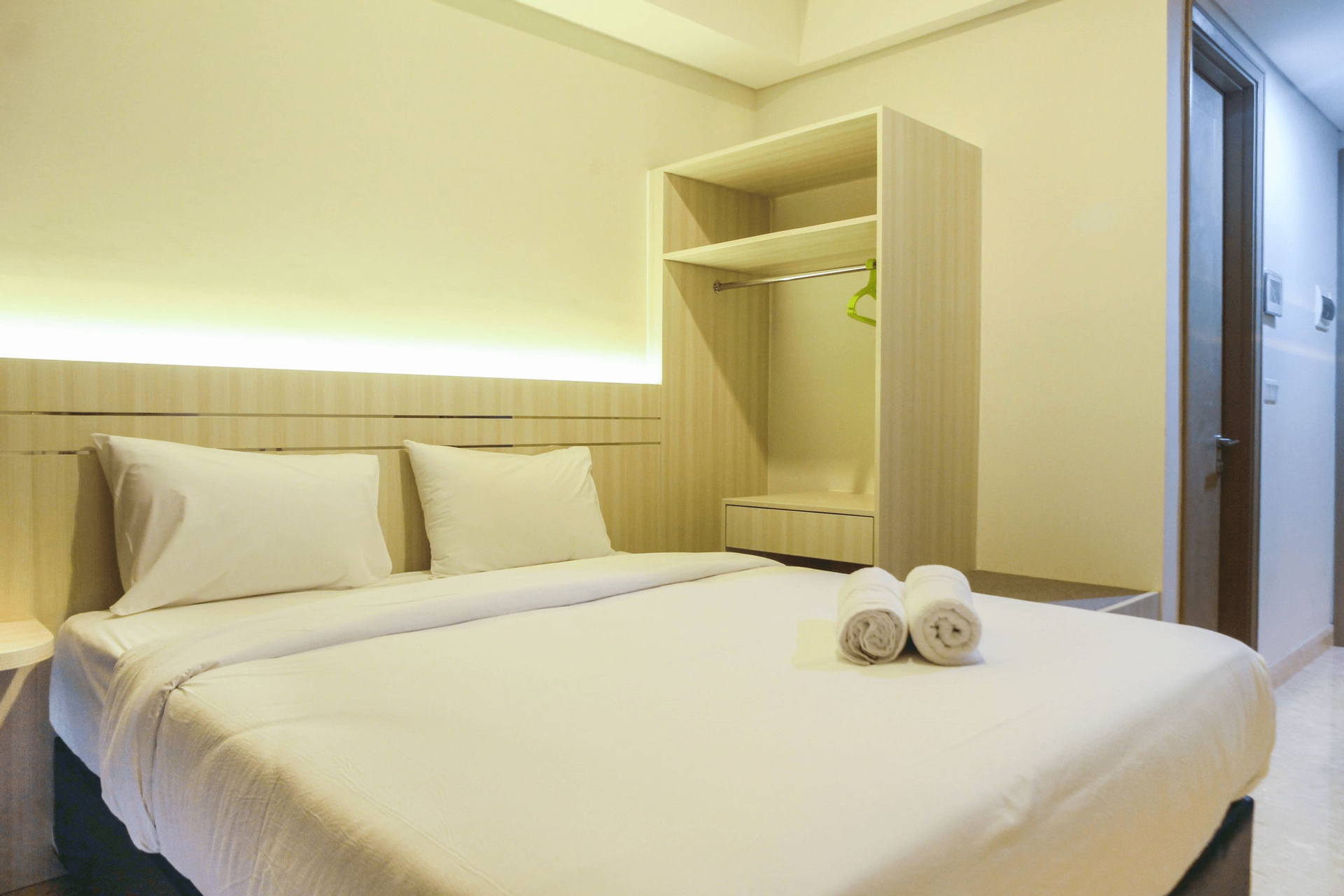 Bedroom 1, New Studio with Sea View at Gold Coast Apartment By Travelio, North Jakarta