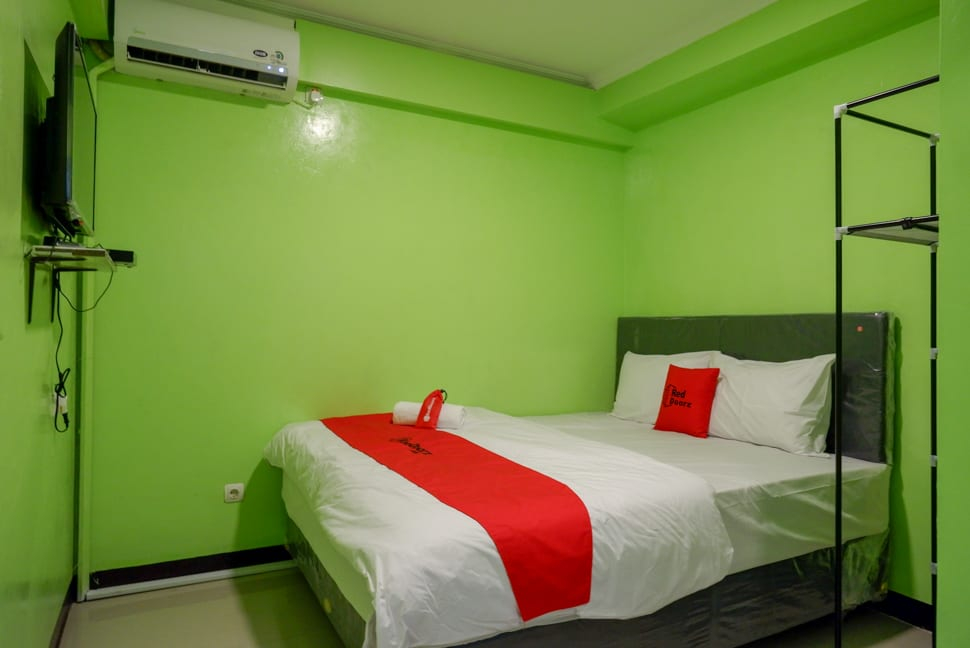 Bedroom 1, RedDoorz @ Jalan Gatot Subroto Semarang, Semarang